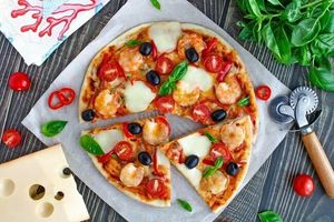 Піца з креветками: смачна страва з дарами моря фото