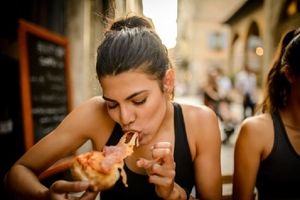 Пицца - национальная кухня Италии фото
