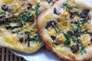 Пицца с грибами домашняя, порционная фото