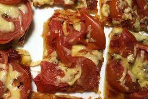 Пицца с помидорами - идеально подойдёт к шашлыку фото
