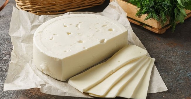 Сыр грузинский рассольный Сулугуни - картинка