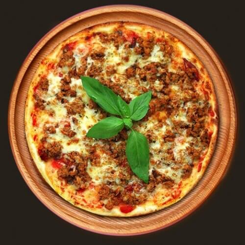Пицца Болоньезе: сочный вкус мясного фарша в сочетании с особенным соусом - фото 1