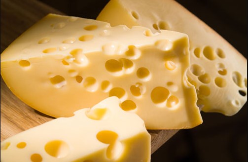 Швейцарский сыр Эмменталь - картинка